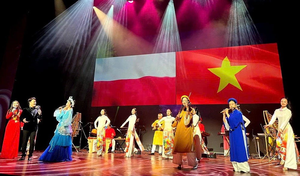 Vietnam promotes its cultural excellence and facilitates tourism in Poland.